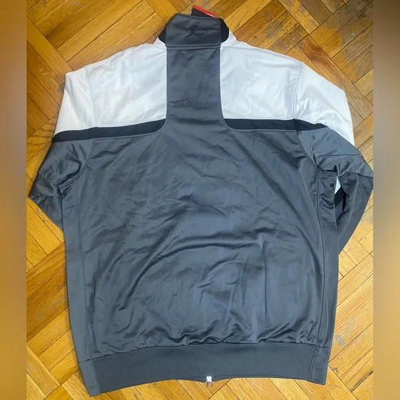Jump Men's Gray and White Windbreaker - Picture 3 of 4